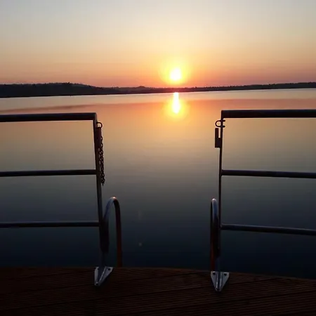 Calanthe - Hausboot Mücheln