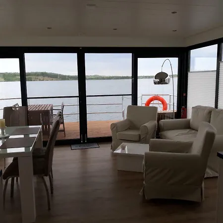 Calanthe - Hausboot Apartment Mucheln