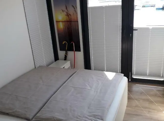 Calanthe - Hausboot Mucheln